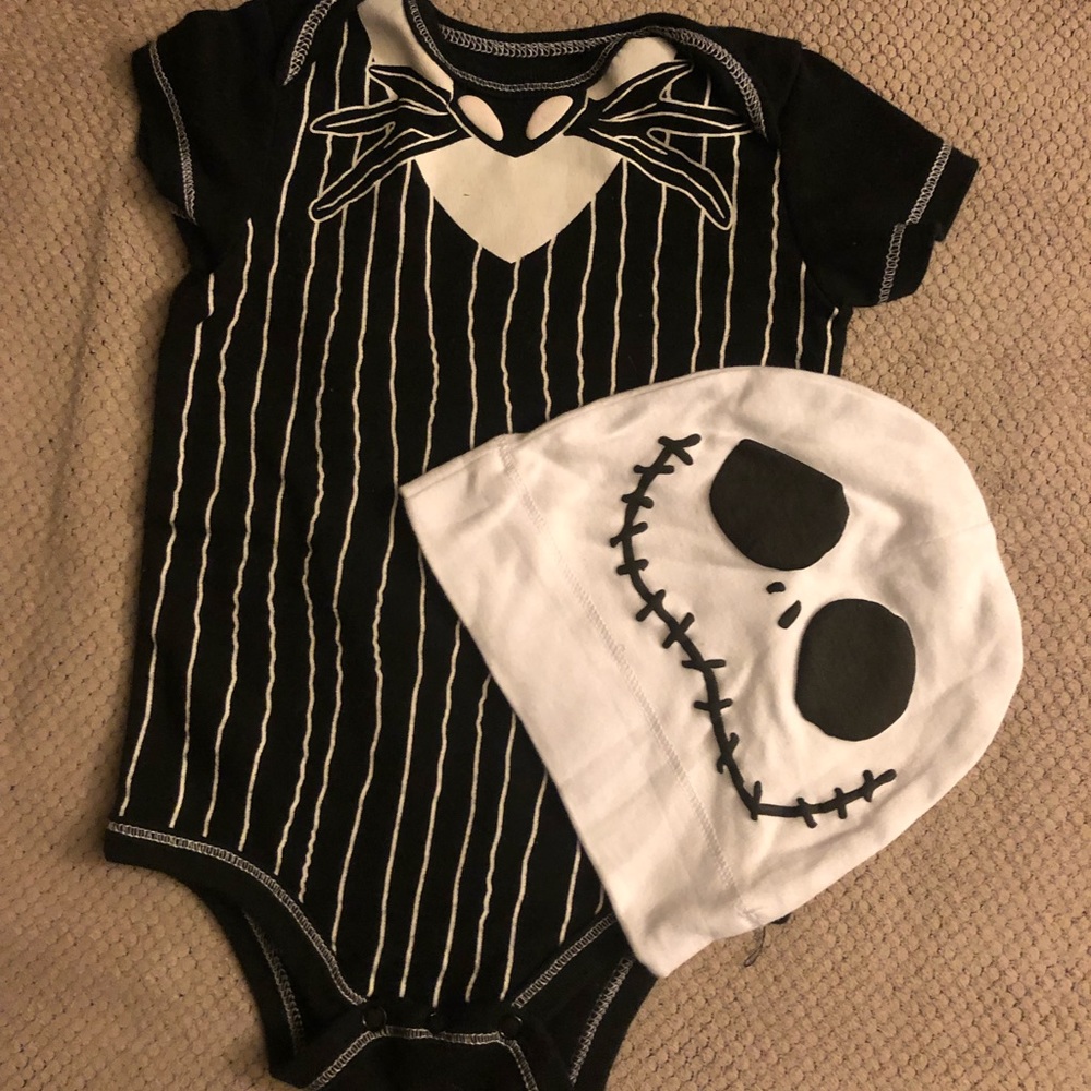 🔴Jack skeleton onesie used